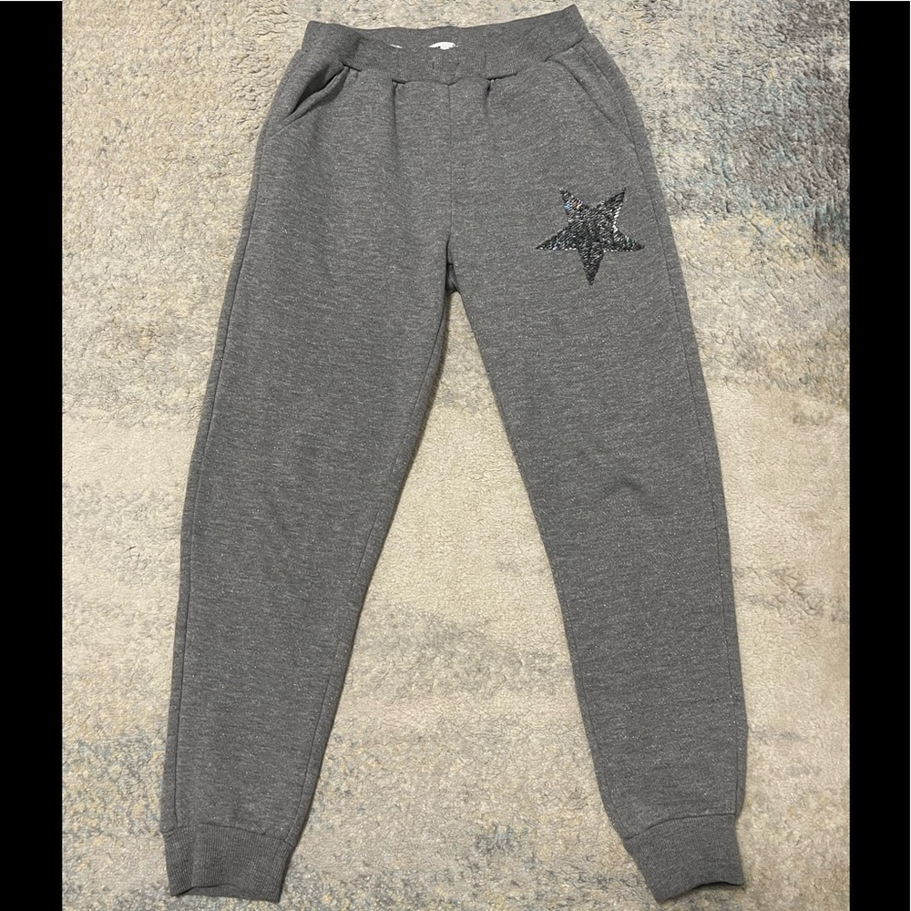 EUC Girl’s Size Medium Epic Threads Sequin Star Graphic Jogger Pants In Grey